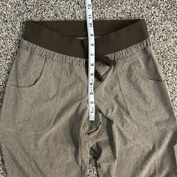 ATHLETA Gray Allegro Capri Jogger Pants - Picture 3 of 8